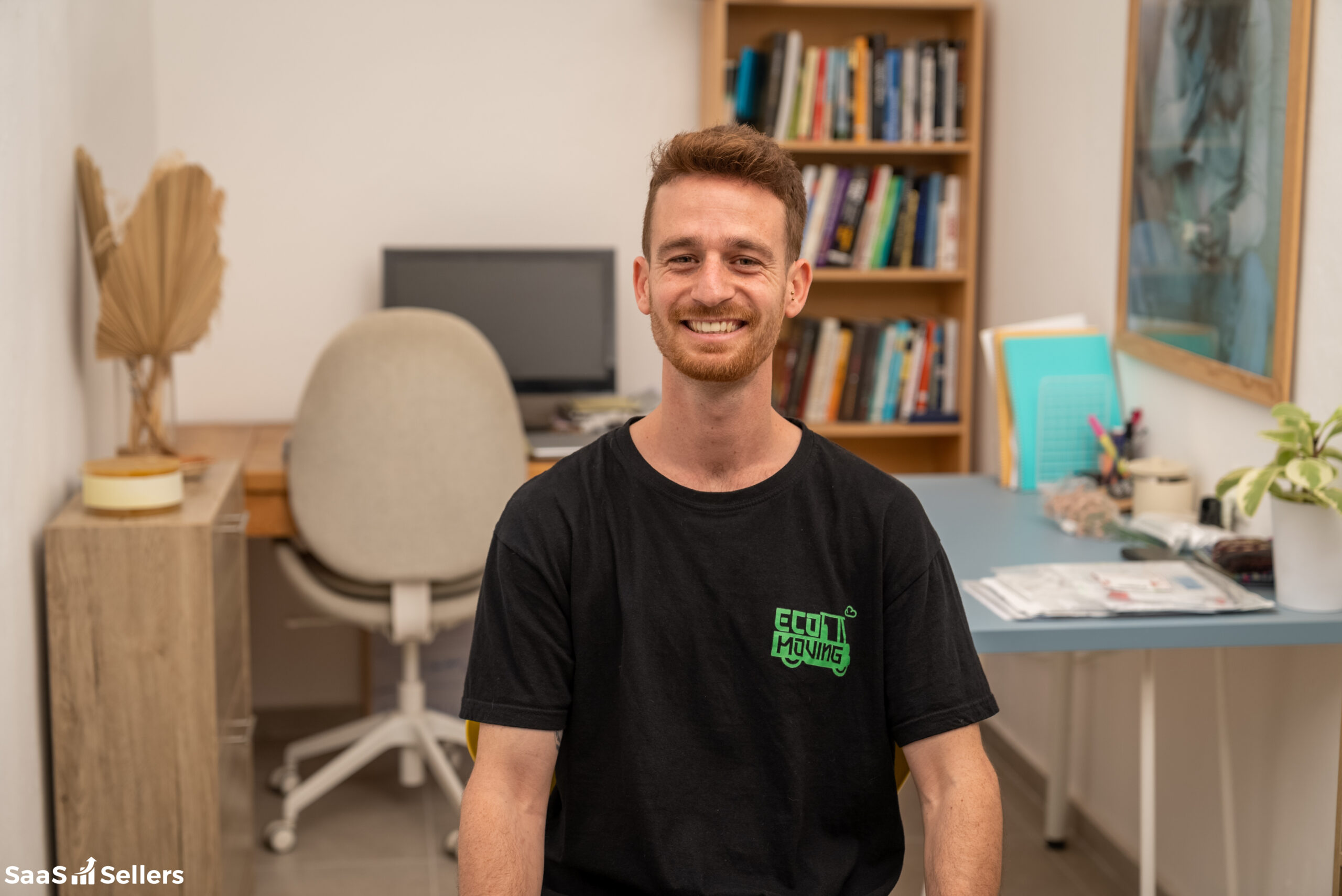 A small business owner tells how he manages his business with Connecteam